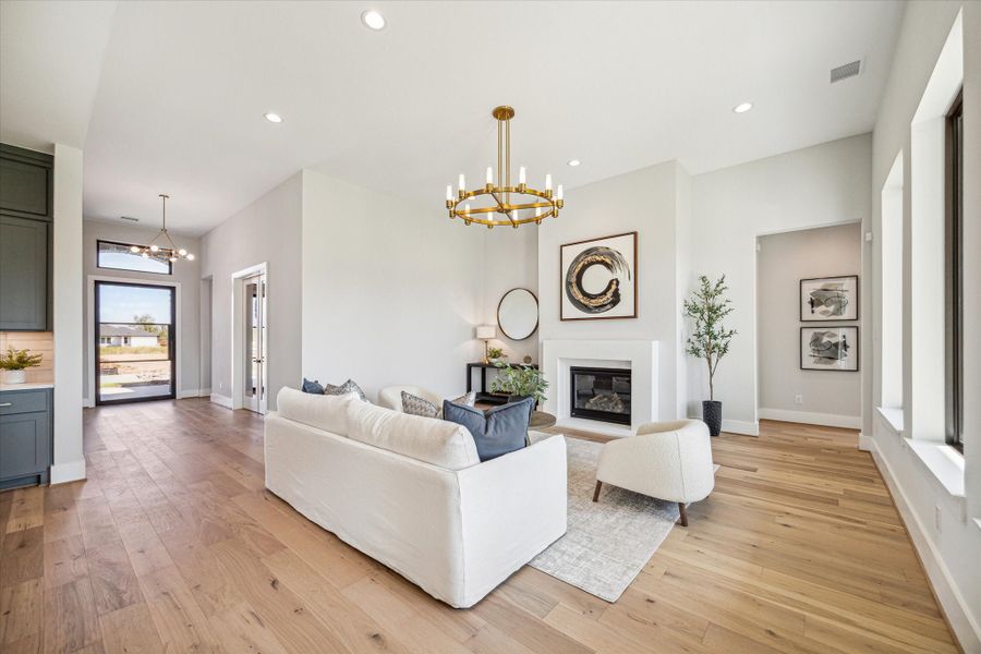 Furnished interior view inside a new home in Sienna, Missouri City (Image 8).