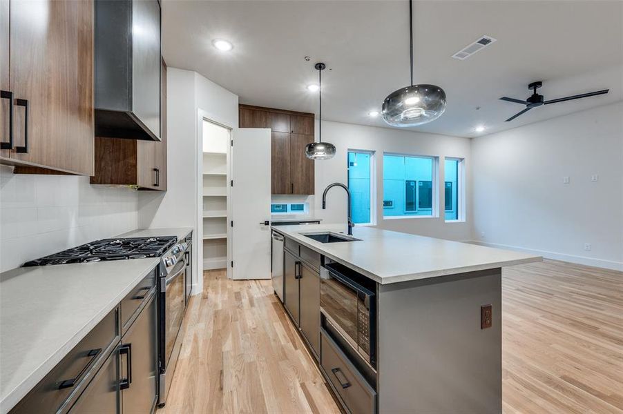 Furnished interior view inside a new home in , Dallas (Image 9).