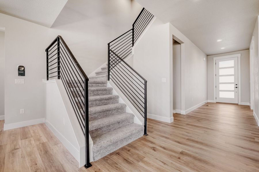 8702 Long Beach - Entry