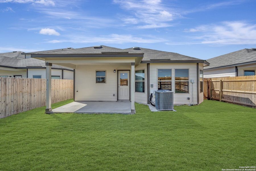 Exterior details and patio area of a home in Park Place, New Braunfels (Image 3).