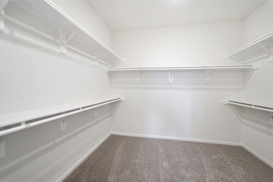 Spacious, unfurnished interior of a new home in Canterra Creek, Rosharon (Image 20).