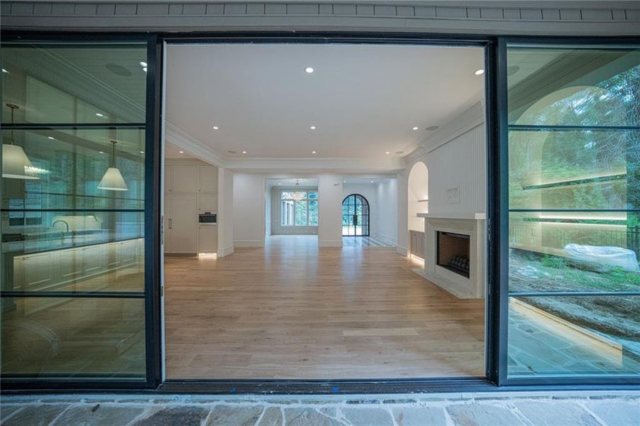 Spacious, unfurnished interior of a new home in Blue Heron Walk, Atlanta (Image 57).