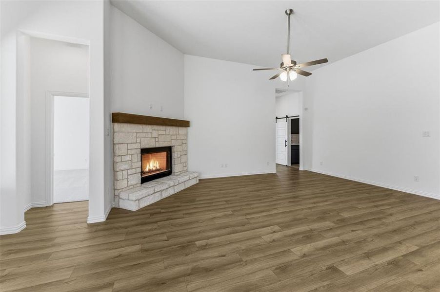 Spacious, unfurnished interior of a new home in Oak Grove Addition, Springtown (Image 15).