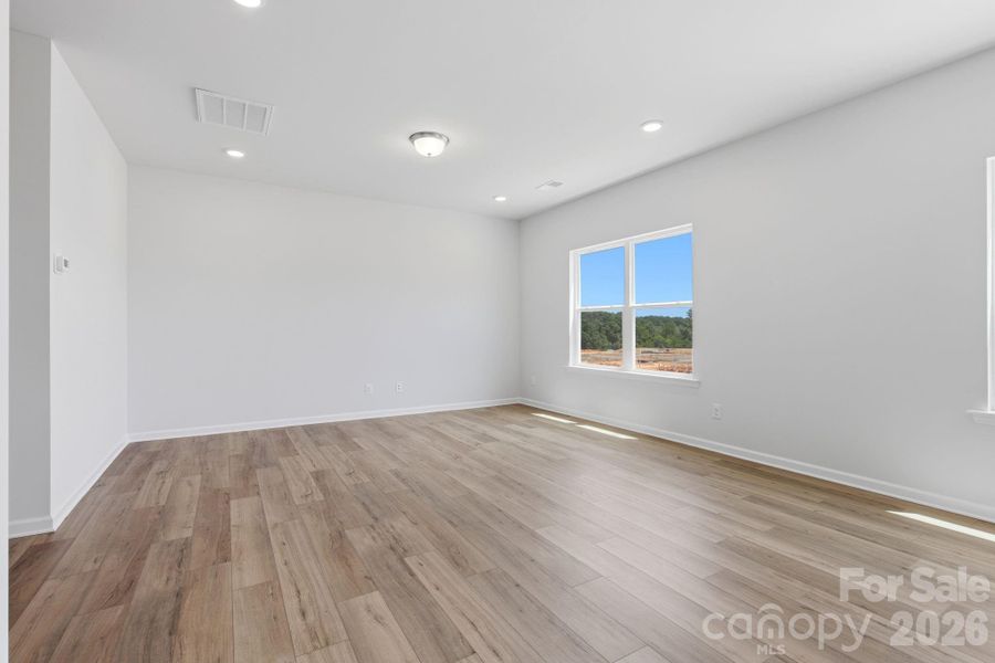 Spacious, unfurnished interior of a new home in Catawba Trace, Catawba (Image 29).