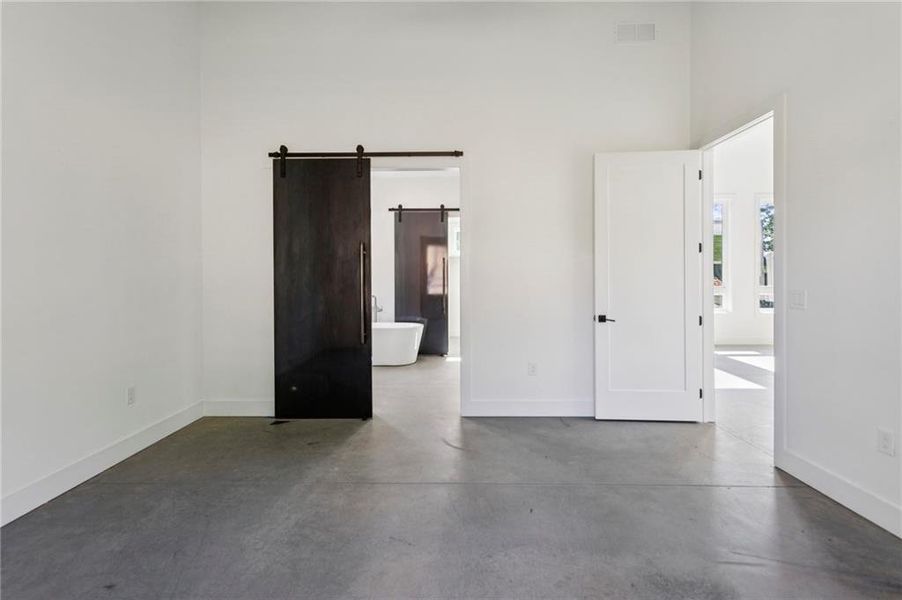 Spacious, unfurnished interior of a new home in , Marietta (Image 36).
