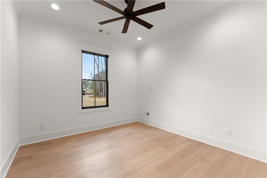 Spacious, unfurnished interior of a new home in , Gainesville (Image 41).
