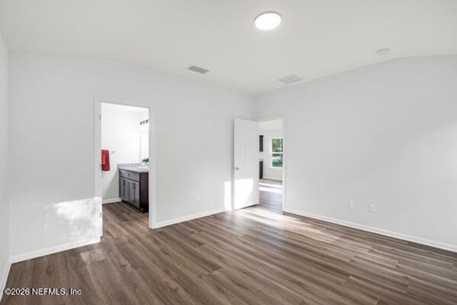 Spacious, unfurnished interior of a new home in , Satsuma (Image 41).