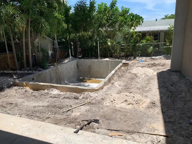 Furnished interior view inside a new home in , Fort Lauderdale (Image 10).