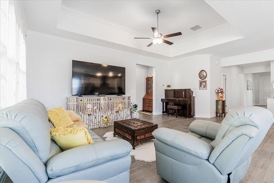Furnished interior view inside a new home in Pearl Estates, Lutz (Image 9).