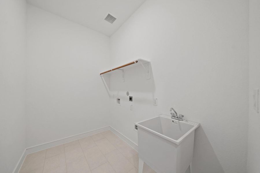 Laundry room (*Photo not of actual home and used for illustration purposes only.) Laundry room (*Photo not of actual home and used for illustration purposes only.)