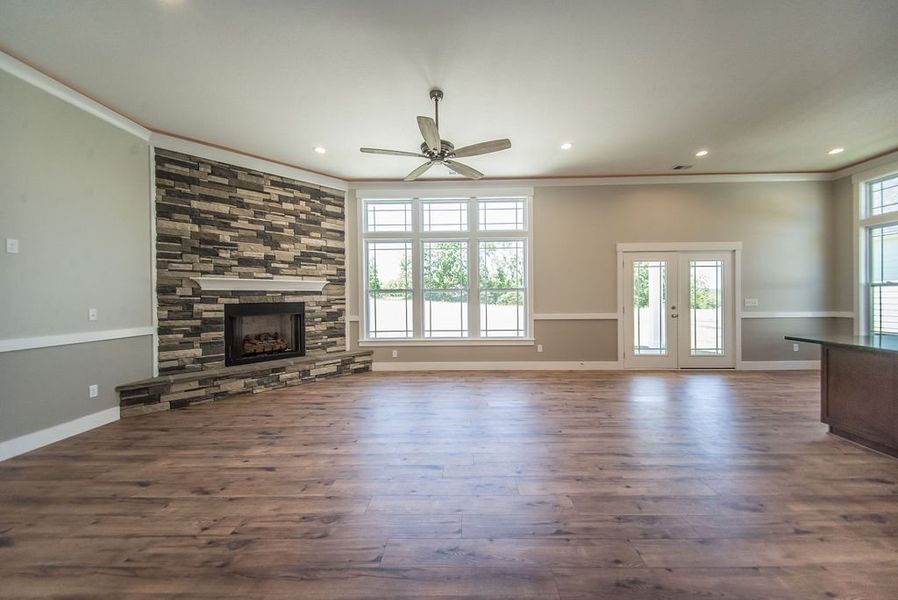 Representative unfurnished interior of a home built from the Beaumont Elite by Enchanted Homes in Pointe Summit, Slater-Marietta (Image 35).