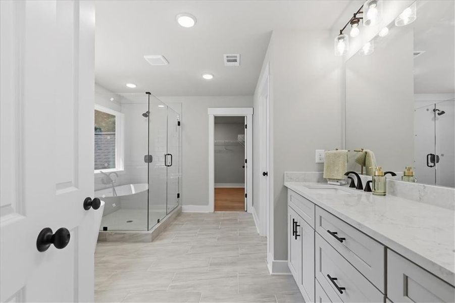 Furnished interior view inside a new home in , Monroe (Image 14).