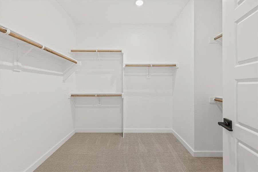 Spacious, unfurnished interior of a new home in Talon Hills, Saginaw (Image 21).