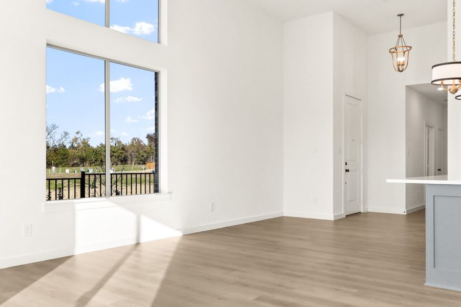 Spacious, unfurnished interior of a new home in Cottonwood Creek, Rowlett (Image 12).