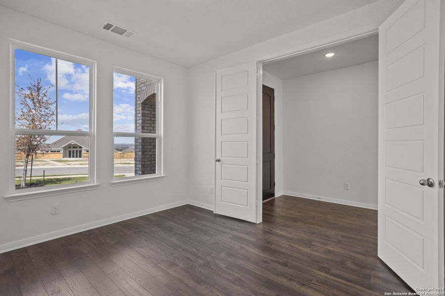 Spacious, unfurnished interior of a new home in Homestead, Schertz (Image 30).
