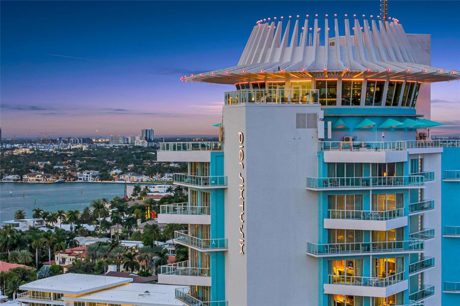 Condo located in Fort Lauderdale, FL showcasing its design and architecture (Image 43).