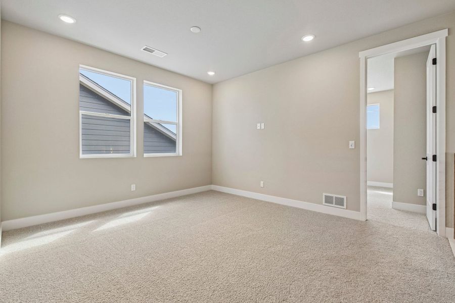 Spacious, unfurnished interior of a new home in Country Club Reserve – Fort Collins, Fort Collins (Image 27).