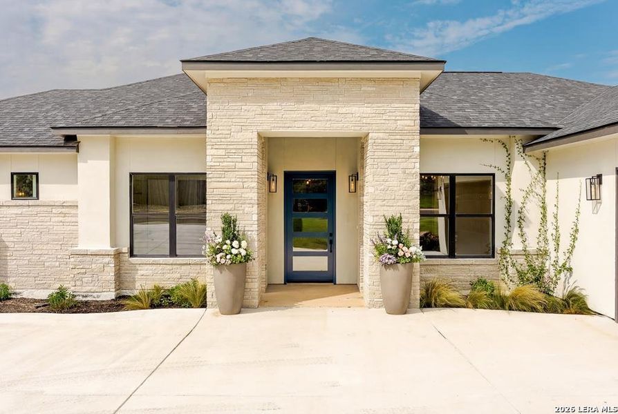 Exterior details and patio area of a home in , Kerrville (Image 3).