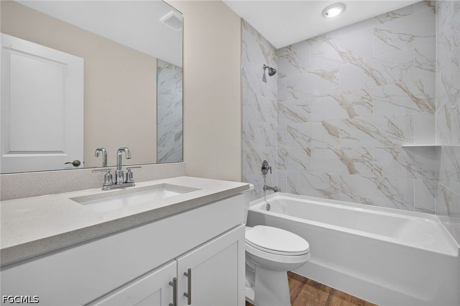 Furnished interior view inside a new home in Cape Coral, Cape Coral (Image 15).