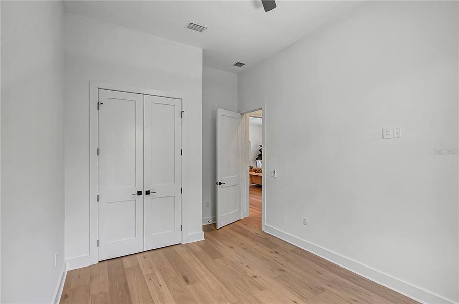 Spacious, unfurnished interior of a new home in , Tampa (Image 20).