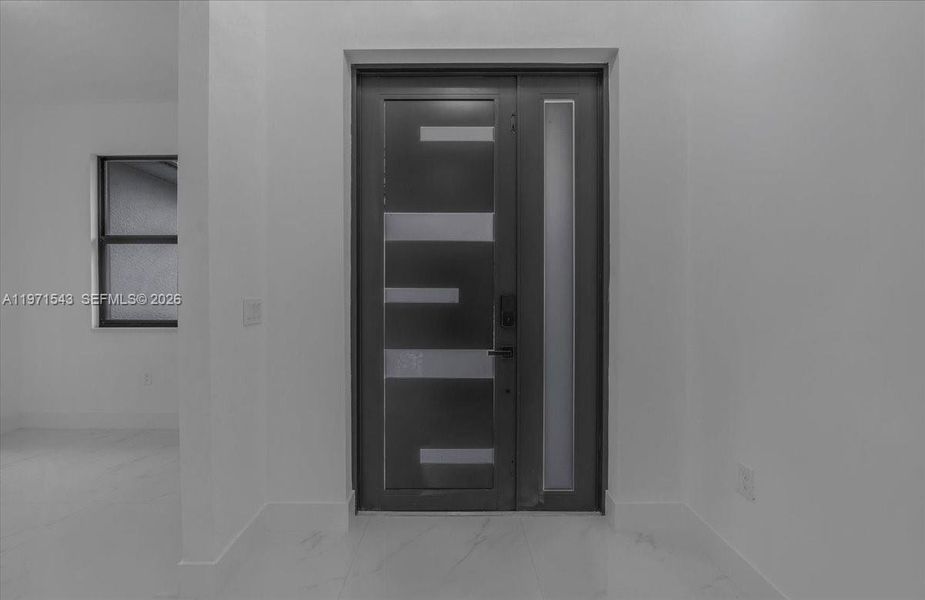 Spacious, unfurnished interior of a new home in , Lehigh Acres (Image 23).