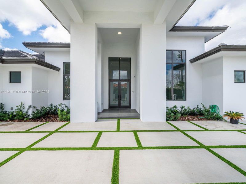 Image 69 of a home in .