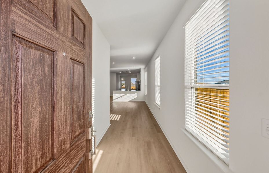 Spacious, unfurnished interior of a new home in Crosswinds, Kyle (Image 17).