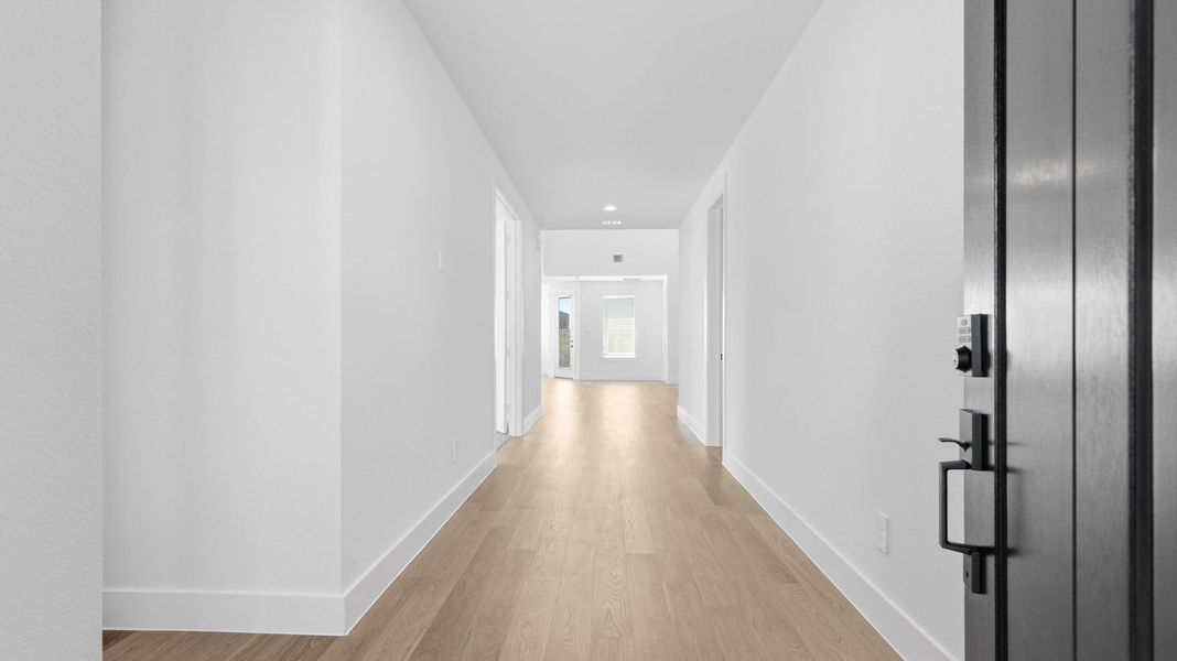 Spacious, unfurnished interior of a new home in Westland Ranch 50' Homesites, League City (Image 13).