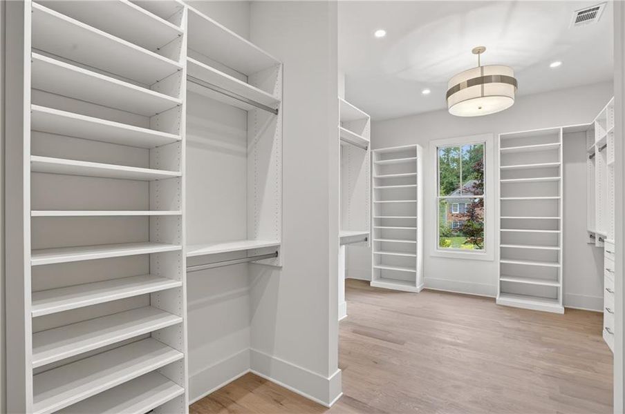 Spacious, unfurnished interior of a new home in , Alpharetta (Image 28).