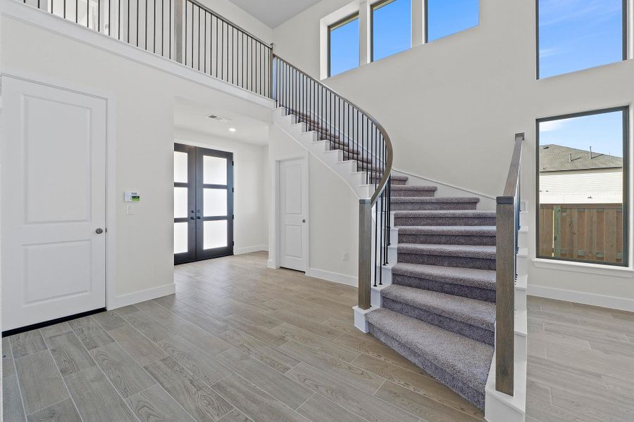 Spacious, unfurnished interior of a new home in Parmer Ranch, Georgetown (Image 31).