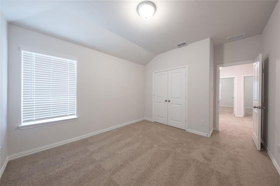 Spacious, unfurnished interior of a new home in Lake Pointe: Lake Pointe at Paloma Creek, Little Elm (Image 20). Spacious, unfurnished interior of a new home in Lake Pointe: Lake Pointe at Paloma Creek, Little Elm (Image 20).