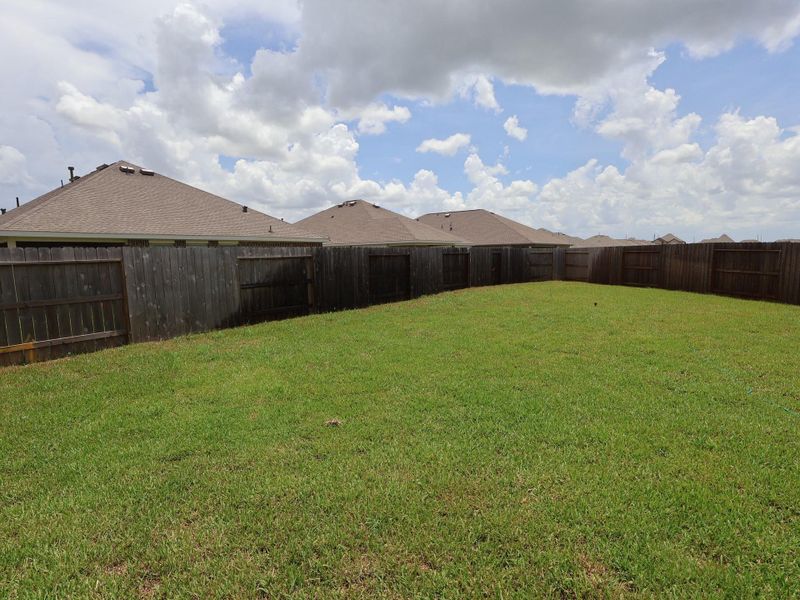 Exterior details and patio area of a home in Miller's Pond, Rosenberg (Image 3).