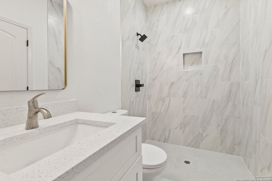 Furnished interior view inside a new home in , La Vernia (Image 8).