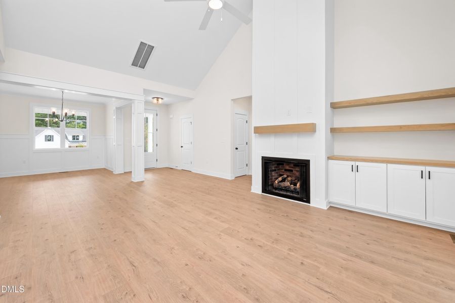 Main Living area (15)