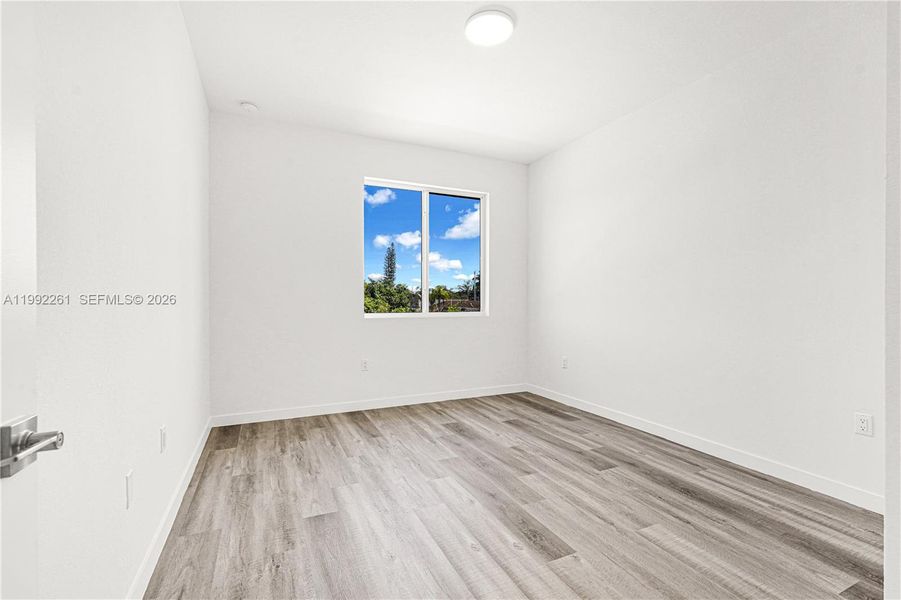 Spacious, unfurnished interior of a new home in Chloe's Estates, Miami (Image 28).