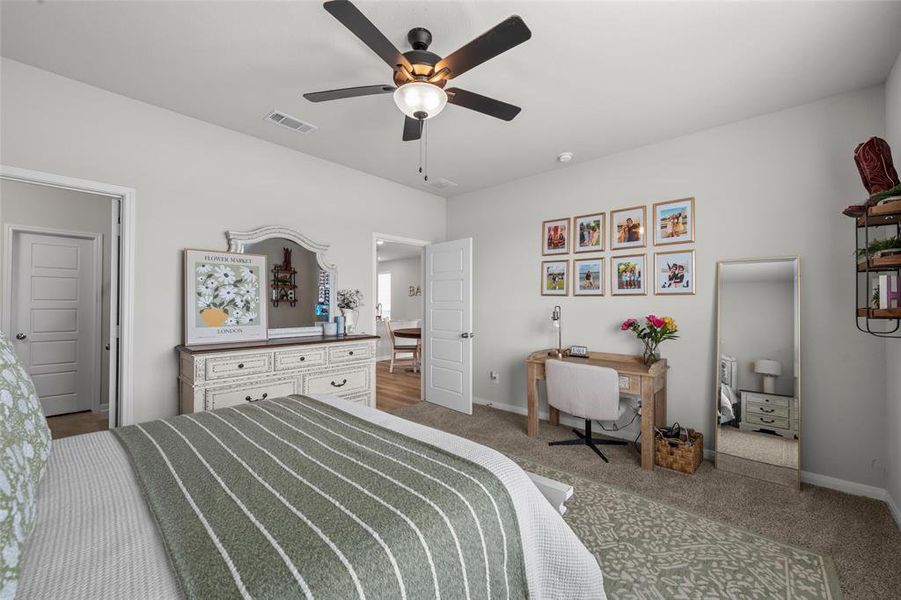 Furnished interior view inside a new home in , Waco (Image 20). Furnished interior view inside a new home in , Waco (Image 20).