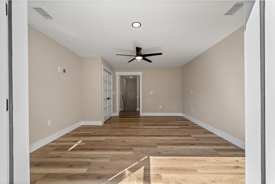 Spacious, unfurnished interior of a new home in , Charleston (Image 22).