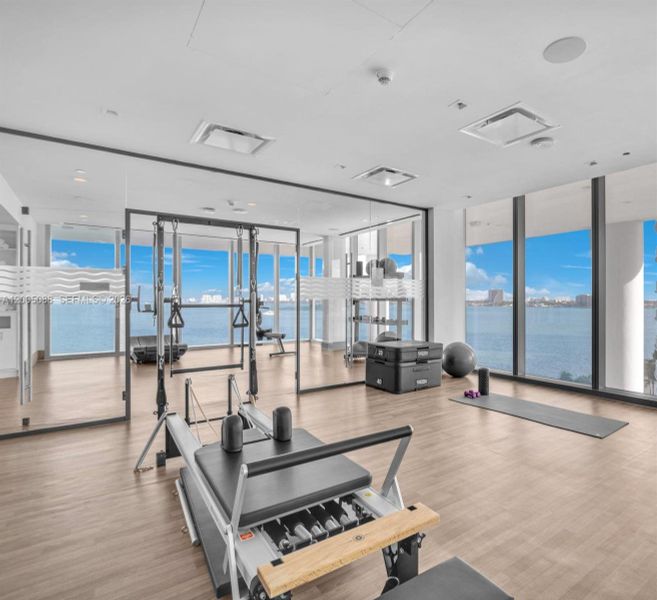 Community amenities in Missoni Baia, Miami (Image 45).