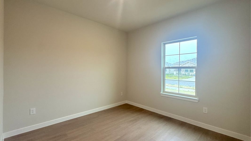 Spacious, unfurnished interior of a new home in London Towne, Corpus Christi (Image 12).