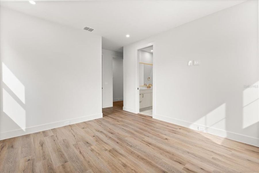 Spacious, unfurnished interior of a new home in , Orlando (Image 28). Spacious, unfurnished interior of a new home in , Orlando (Image 28).