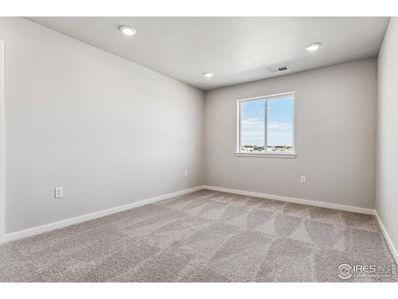 Spacious, unfurnished interior of a new home in Prairie Song, Windsor (Image 28).