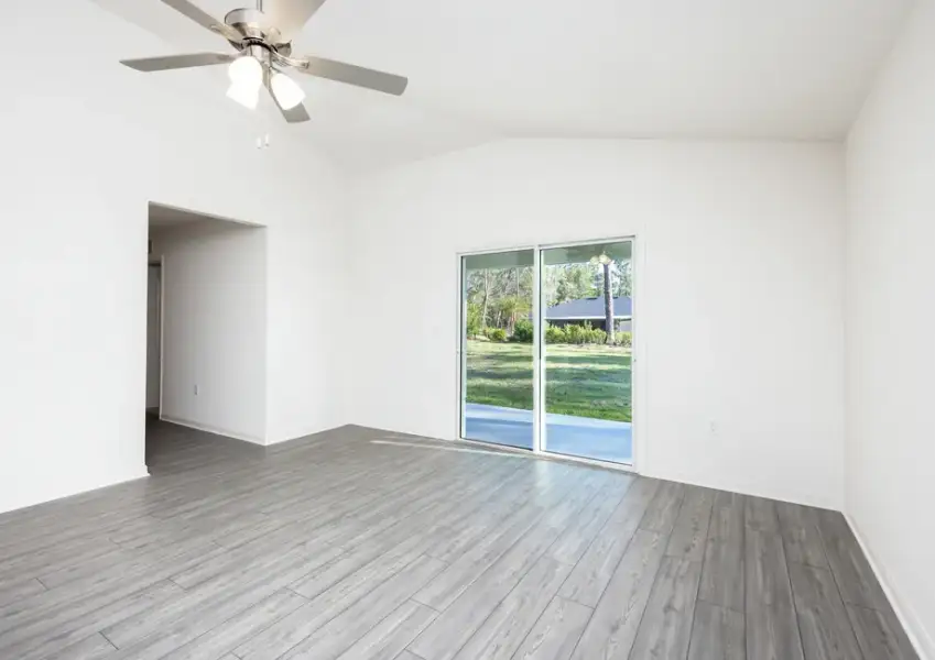 Representative unfurnished interior of a home built from the Hammock by LGI Homes in Marion Oaks, Ocala (Image 16).