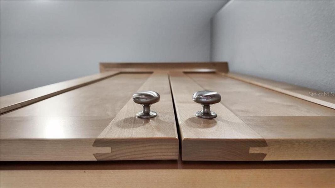 Close-up of interior finishes inside a home in , Chiefland (Image 22).