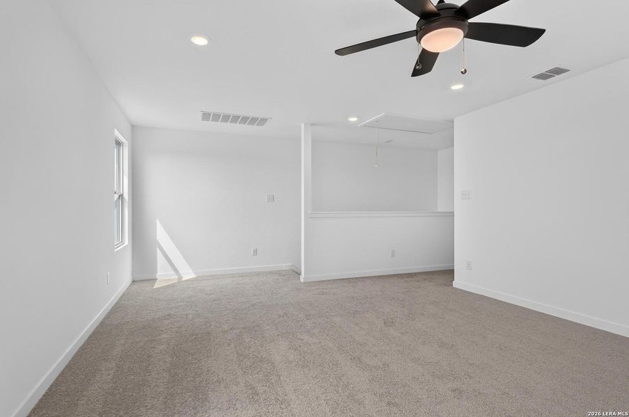 Spacious, unfurnished interior of a new home in Cordova Trails, Seguin (Image 20).