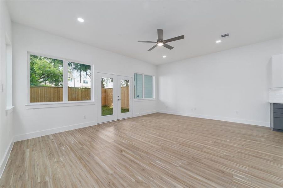 Plenty of Natural Light with VIEWS of Mature Trees Plenty of Natural Light with VIEWS of Mature Trees