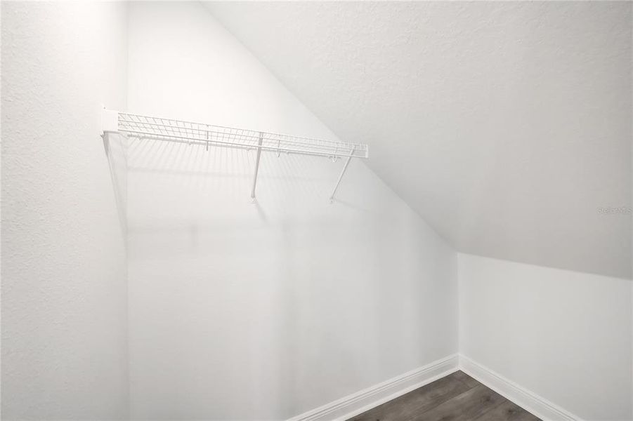 Spacious, unfurnished interior of a new home in Bungalow Walk at Lakewood Ranch, Sarasota (Image 34).