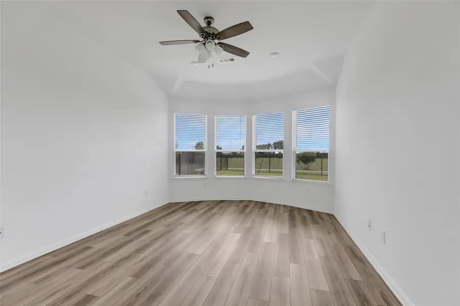 Spacious, unfurnished interior of a new home in , Tomball (Image 20). Spacious, unfurnished interior of a new home in , Tomball (Image 20).