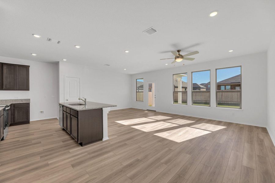 Image 28 of a home in Mustang Valley. Image 28 of a home in Mustang Valley.