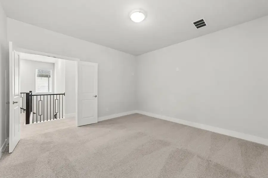 Representative unfurnished interior of a home built from the Harwood by Landon Homes in Lexington Frisco, Frisco (Image 31).