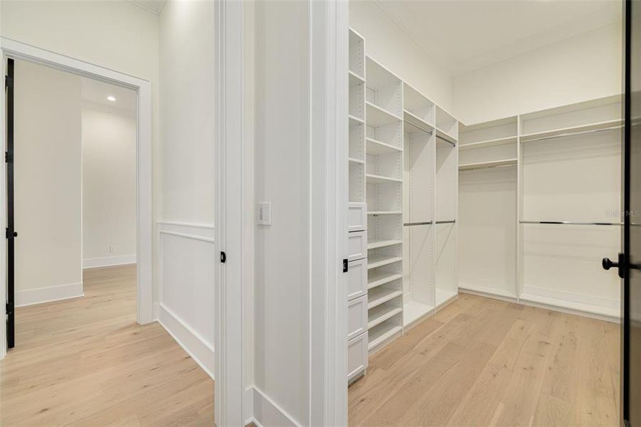 Spacious, unfurnished interior of a new home in , Belleair (Image 42).